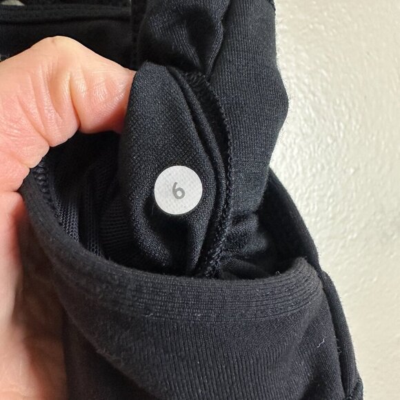 Lululemon Racer Back Tank Top Built-in Bra Running Athletic Women's Size 6 - Picture 2 of 4